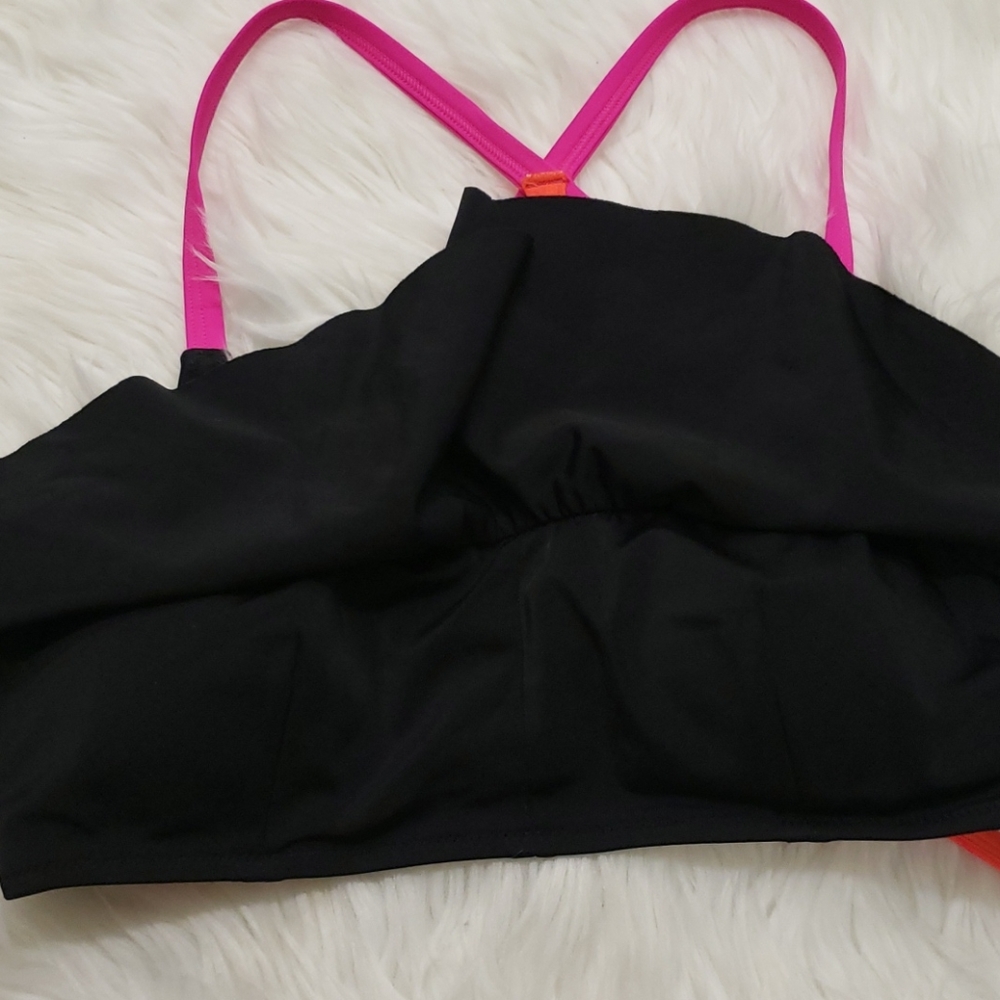 Pink Victoria's Secret bikini top - Picture 3 of 5
